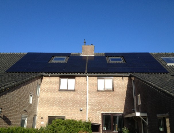 7 x YL255C-30b en 10 x YL205C-24b Panda Black_P1 Aurora PVI3.6